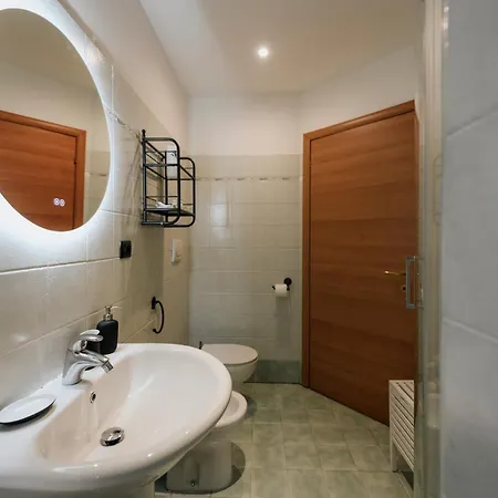 Centro Storico, 300m Dal Castello Apartmán Ivrea